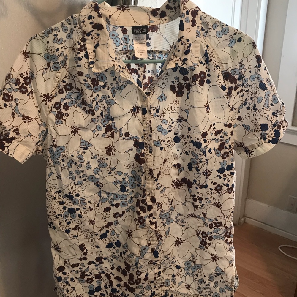 Patagonia collared button up shirt with cap sleeves